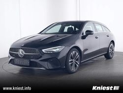 Schwarz Gebraucht 2024 Mercedes CLA200 Shooting Brake Progressive Kombi | 30.900 €