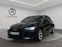 Mythosschwarz metallic Gebraucht 2024 Audi A3 Sportback S-Line Limousine | 35.490 € (Superpreis)