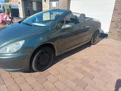 Grau Gebraucht 2005 Peugeot 307 CC Cabrio | 2.600 €