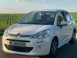 Weiß Gebraucht 2016 Citroën C3 Attraction Kleinwagen | 6.499 € (Fairer Preis)