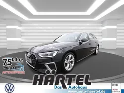Mythosschwarz (black), metallic Gebraucht 2024 Audi A4 S-Line Kombi | 33.600 € (Superpreis)