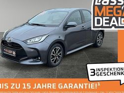 Grau Gebraucht 2022 Toyota Yaris Hybrid Team Limousine | 17.980 € (Fairer Preis)