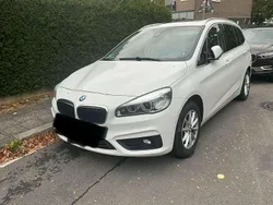 Weiß Gebraucht 2016 BMW 218 Gran Tourer Luxury Line Van / Kleinbus | 11.300 € (Fairer Preis)
