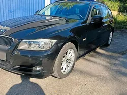 Schwarz Gebraucht 2012 BMW 320 Kombi | 5.550 € (Fairer Preis)