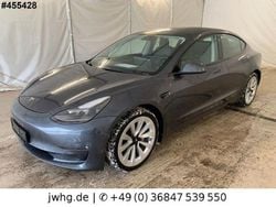 Grau Gebraucht 2021 Tesla Model 3 Limousine | 28.450 € (Guter Preis)