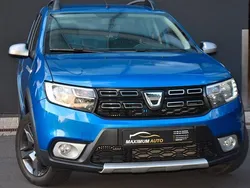 Blau Gebraucht 2017 Dacia Sandero Celebration Kleinwagen | 9.400 € (Fairer Preis)