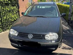 Schwarz Gebraucht 2002 VW Golf IV Kombi | 1.990 € (Fairer Preis)
