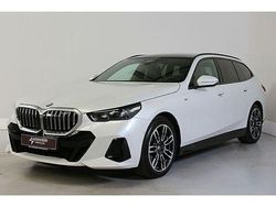 Mineralweiss met. Gebraucht 2024 BMW 540 M Sport Kombi | 62.430 €