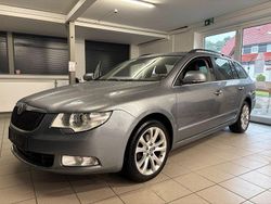 Grau Gebraucht 2011 Skoda Superb Family Kombi | 6.790 € (Teuer)