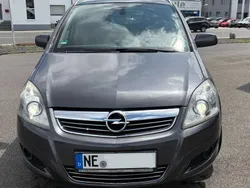 Grau Gebraucht 2010 Opel Zafira Innovation Van / Kleinbus | 4.500 € (Fairer Preis)