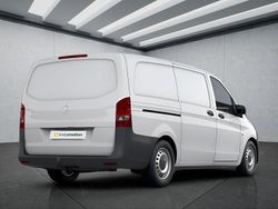 Weiß Gebraucht 2021 Mercedes Vito Van / Kleinbus | 26.849 € (Etwas zu teuer)