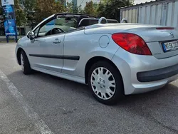 Silber Gebraucht 2008 Peugeot 207 CC Platinum Cabrio | 2.990 € (Fairer Preis)