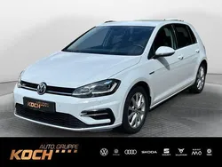 Pure white Gebraucht 2019 VW Golf VII Highline Limousine | 20.830 € (Teuer)
