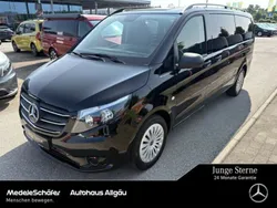 Obsidianschwarz (metallic) Gebraucht 2021 Mercedes Vito Van / Kleinbus | 42.849 € (Etwas zu teuer)
