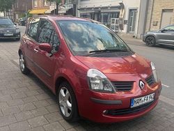 Rot Gebraucht 2006 Renault Modus Van / Kleinbus | 1.799 € (Fairer Preis)
