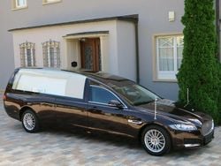 Caviarredmetallic Gebraucht 2018 Jaguar XF Limousine | 79.600 €