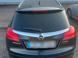 Schwarz Gebraucht 2011 Opel Insignia Sport Kombi | 8.500 € (Teuer)