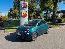 Grün Gebraucht 2023 Fiat 500e Tech | 29.990 €