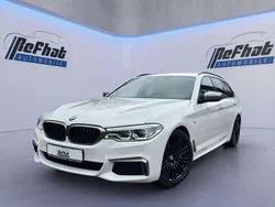 Alpinweiss iii Gebraucht 2018 BMW 550 M Sport Kombi | 35.950 € (Guter Preis)