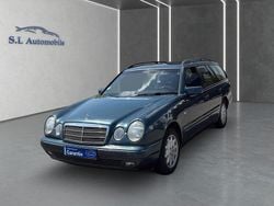 Grün Gebraucht 1999 Mercedes E240 Classic Limousine | 1.490 € (Guter Preis)