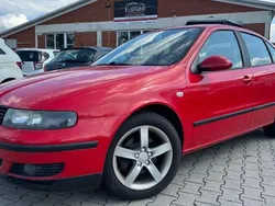 Rot Gebraucht 2004 Seat Leon Limousine | 2.499 € (Etwas zu teuer)