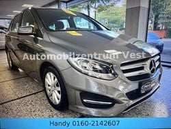 Mountaingrau Gebraucht 2016 Mercedes B180 Van / Kleinbus | 16.890 € (Fairer Preis)