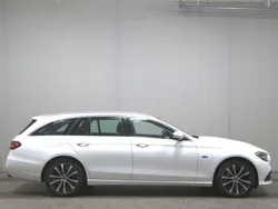 Weiss Gebraucht 2020 Mercedes E300 Avantgarde Kombi | 23.980 € (Fairer Preis)