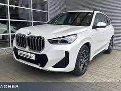 Mineralweiß metallic Gebraucht 2024 BMW X1 M Sport SUV | 46.349 € (Etwas zu teuer)
