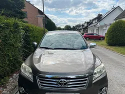 Braun Gebraucht 2010 Toyota RAV4 SUV | 6.500 € (Guter Preis)