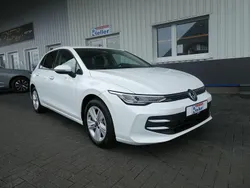 Weiß Gebraucht 2025 VW Golf VIII Life Limousine | 23.490 € (Superpreis)