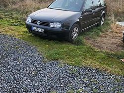 Schwarz Gebraucht 2004 VW Golf IV Kombi | 1.999 € (Fairer Preis)