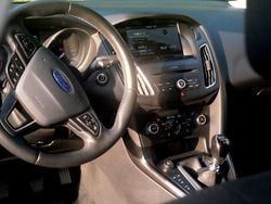 Grau Gebraucht 2016 Ford Focus Titanium Kombi | 6.990 € (Guter Preis)