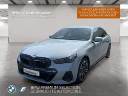 Grau Gebraucht 2023 BMW i5 M Sport Limousine | 54.599 € (Etwas zu teuer)