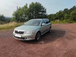 Grün Gebraucht 2009 Skoda Octavia Elegance Kombi | 3.600 € (Superpreis)