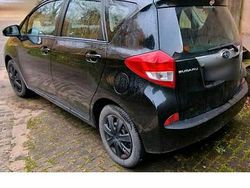 Schwarz Gebraucht 2014 Toyota Verso-S Van / Kleinbus | 5.290 € (Superpreis)
