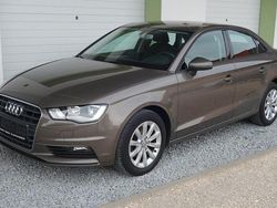 Grau Gebraucht 2016 Audi A3 Attraction Limousine | 13.499 € (Guter Preis)