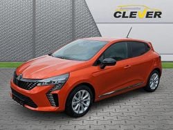 Orange Neu 2025 Renault Clio V Evolution Limousine | 19.990 € (Guter Preis)