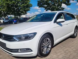 Weiß Gebraucht 2015 VW Passat Comfortline Kombi | 8.999 € (Superpreis)