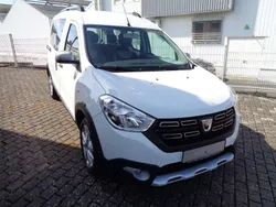 Gletscherweiss Gebraucht 2020 Dacia Dokker Stepway Van | 10.900 € (Guter Preis)
