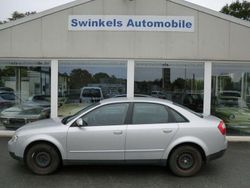 Grau Gebraucht 2001 Audi A4 Limousine | 900 € (Superpreis)
