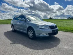 Blau Gebraucht 2010 Skoda Octavia Ambiente Kombi | 4.499 € (Fairer Preis)