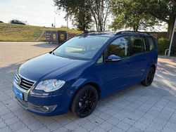 Blau Gebraucht 2010 VW Touran Trendline Van / Kleinbus | 6.950 € (Fairer Preis)