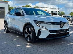 Weiß Gebraucht 2022 Renault Mégane Limousine | 18.990 € (Superpreis)