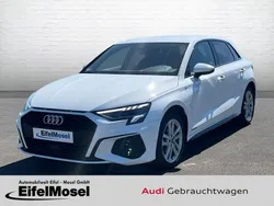 Weiß Gebraucht 2021 Audi A3 Sportback e-tron S-Line Limousine | 23.860 € (Guter Preis)