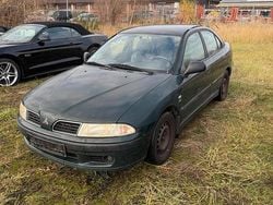Grün Gebraucht 2000 Mitsubishi Carisma Limousine | 1.000 € (Fairer Preis)
