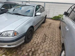 Silber Gebraucht 2003 Toyota Avensis Sol Limousine | 2.450 € (Guter Preis)