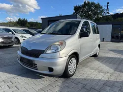 Silber Gebraucht 2002 Toyota Yaris Verso Luna Van / Kleinbus | 2.900 € (Etwas zu teuer)