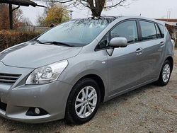 Grau Gebraucht 2010 Toyota Verso Van / Kleinbus | 5.400 € (Etwas zu teuer)