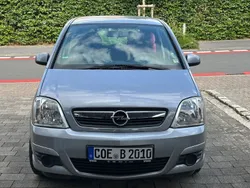 Grau Gebraucht 2009 Opel Meriva Innovation Van / Kleinbus | 5.200 € (Teuer)