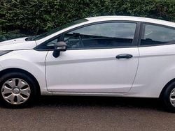 Weiß Gebraucht 2013 Ford Fiesta Trend Kleinwagen | 3.300 € (Guter Preis)